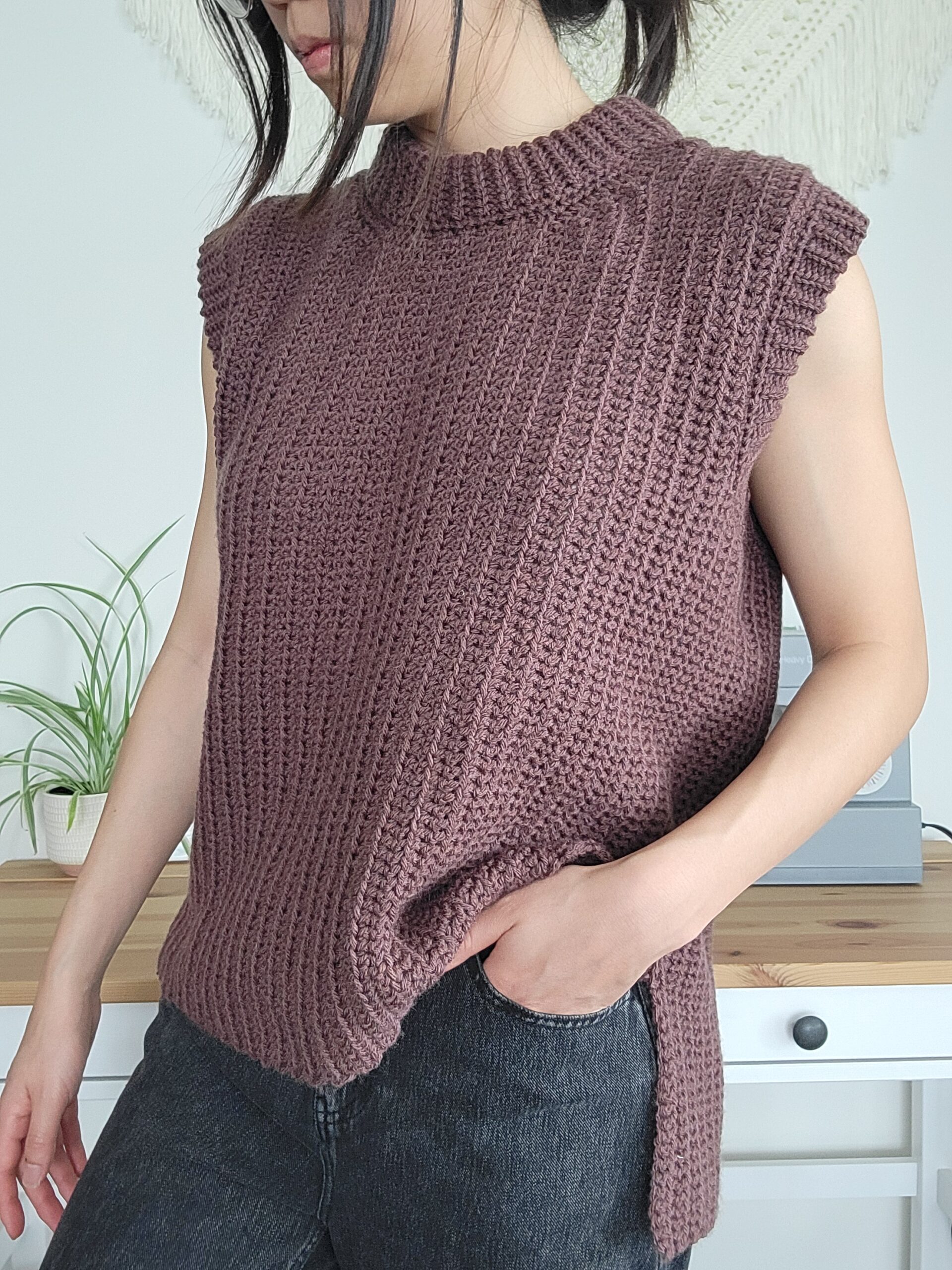 Ribbed Sweater Vest Full Length (M) - Image 3